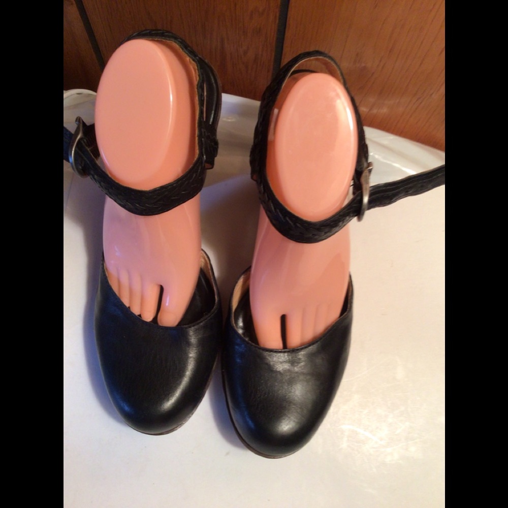 Frye sandals
